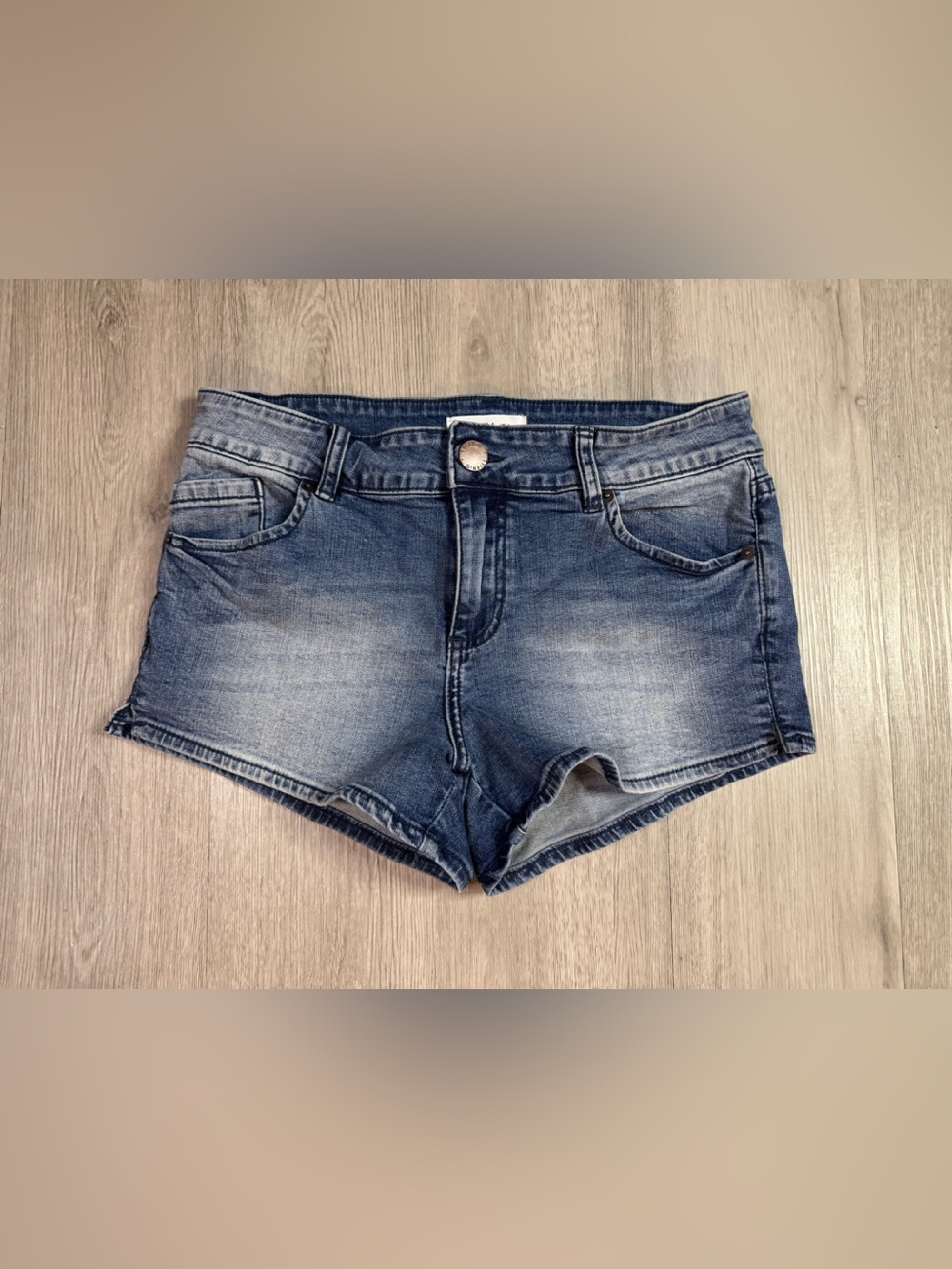 O’Neill Women’s Blue Jean Denim Mid Rise Short Shorts Size 29 Medium Wash